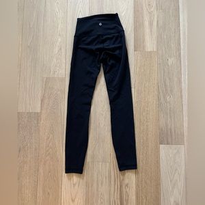 Black Lululemon leggings